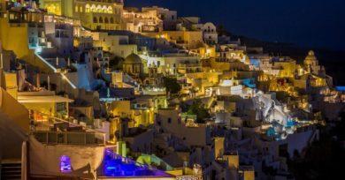 11 Best Romantic Places To Travel In The World Santorini Greece