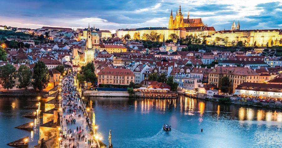 8 Reasons to Visit Prague, An Incredible and Romantic Place